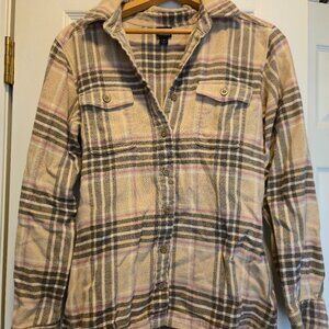 Patagonia Women's Long-Sleeved Organic Cotton Midweight Fjord Flannel Shirt